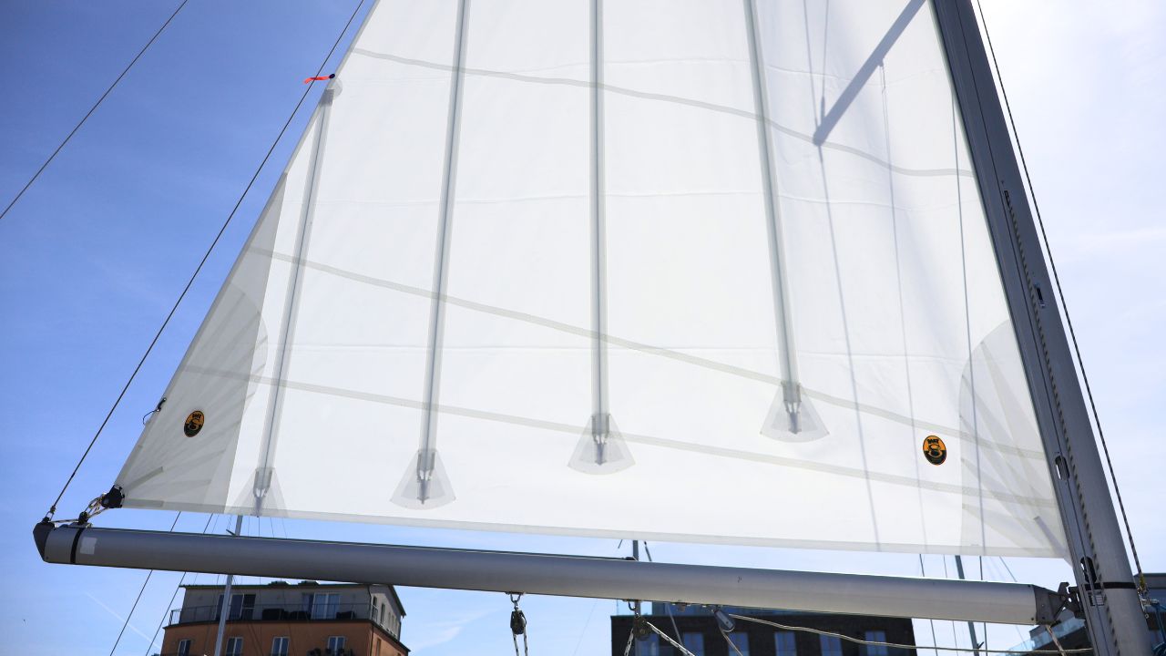 Rollsegel beim Rollmast
