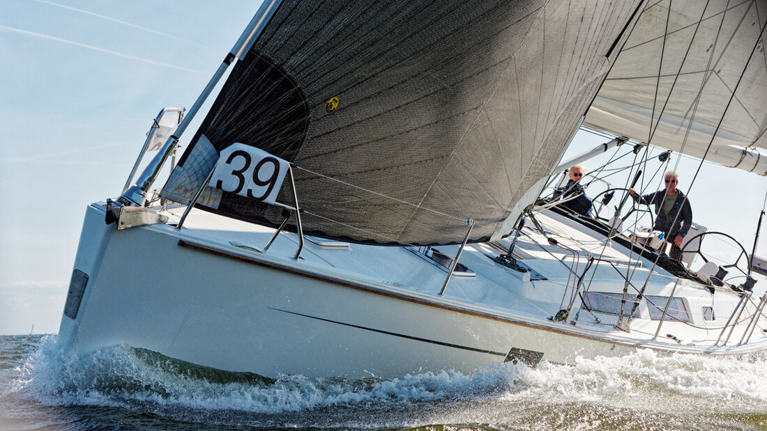 Header: Marysol mit Segeln von Wendel & Rados