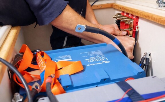 Smart, sicher, autark – Elektronik-Refit einer Hanse 411